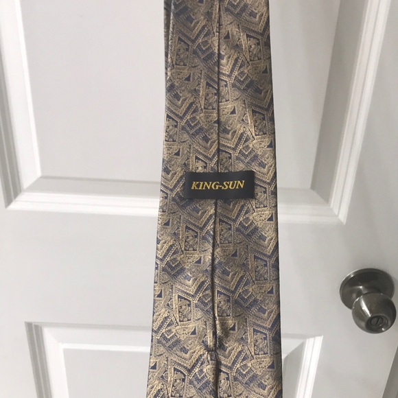 Patterned Necktie - Picture 3 of 3